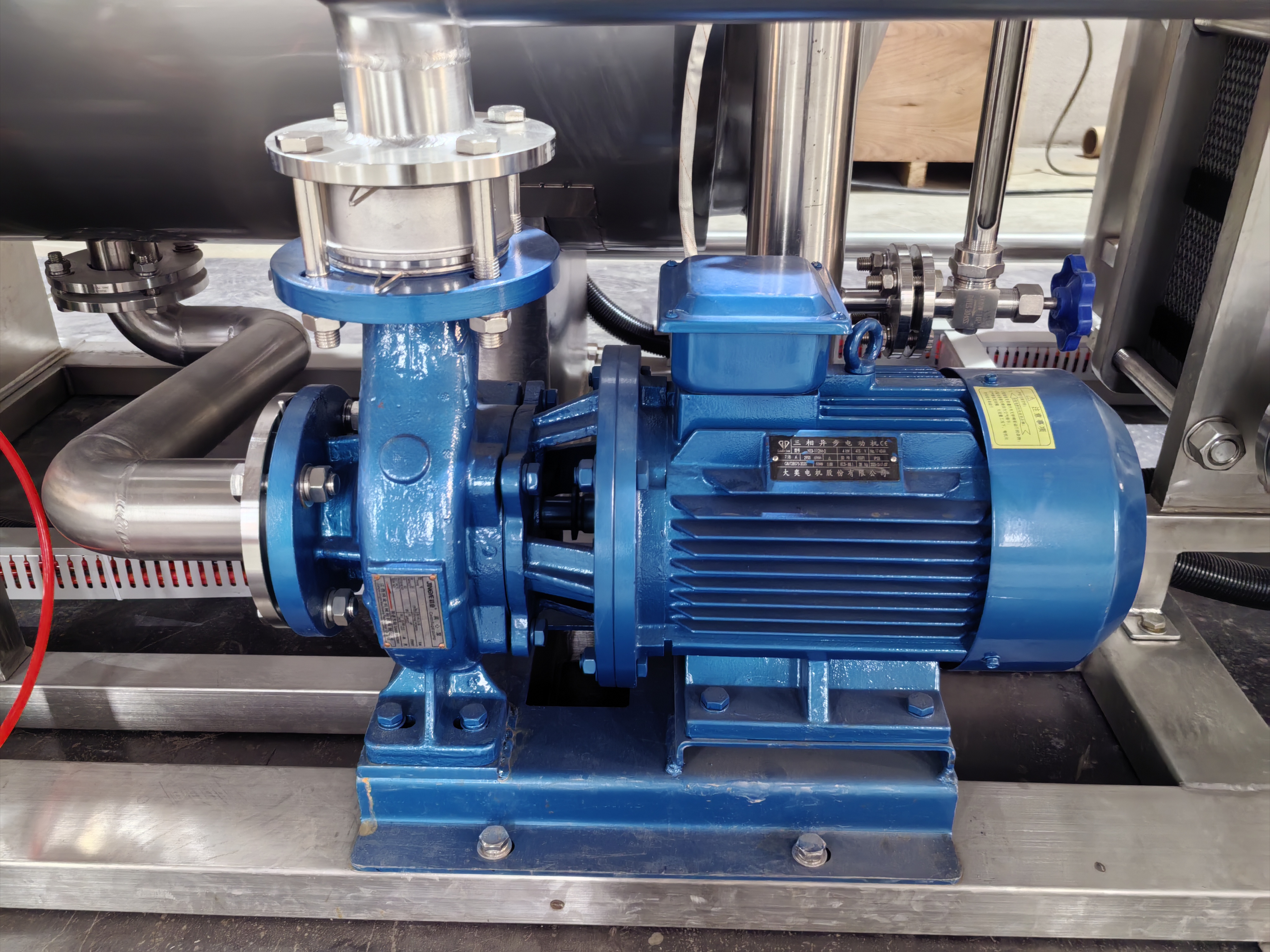 Side spray sterilization retort